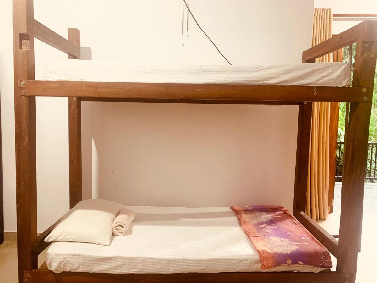 Jungle City Hostel ガル エクステリア 写真