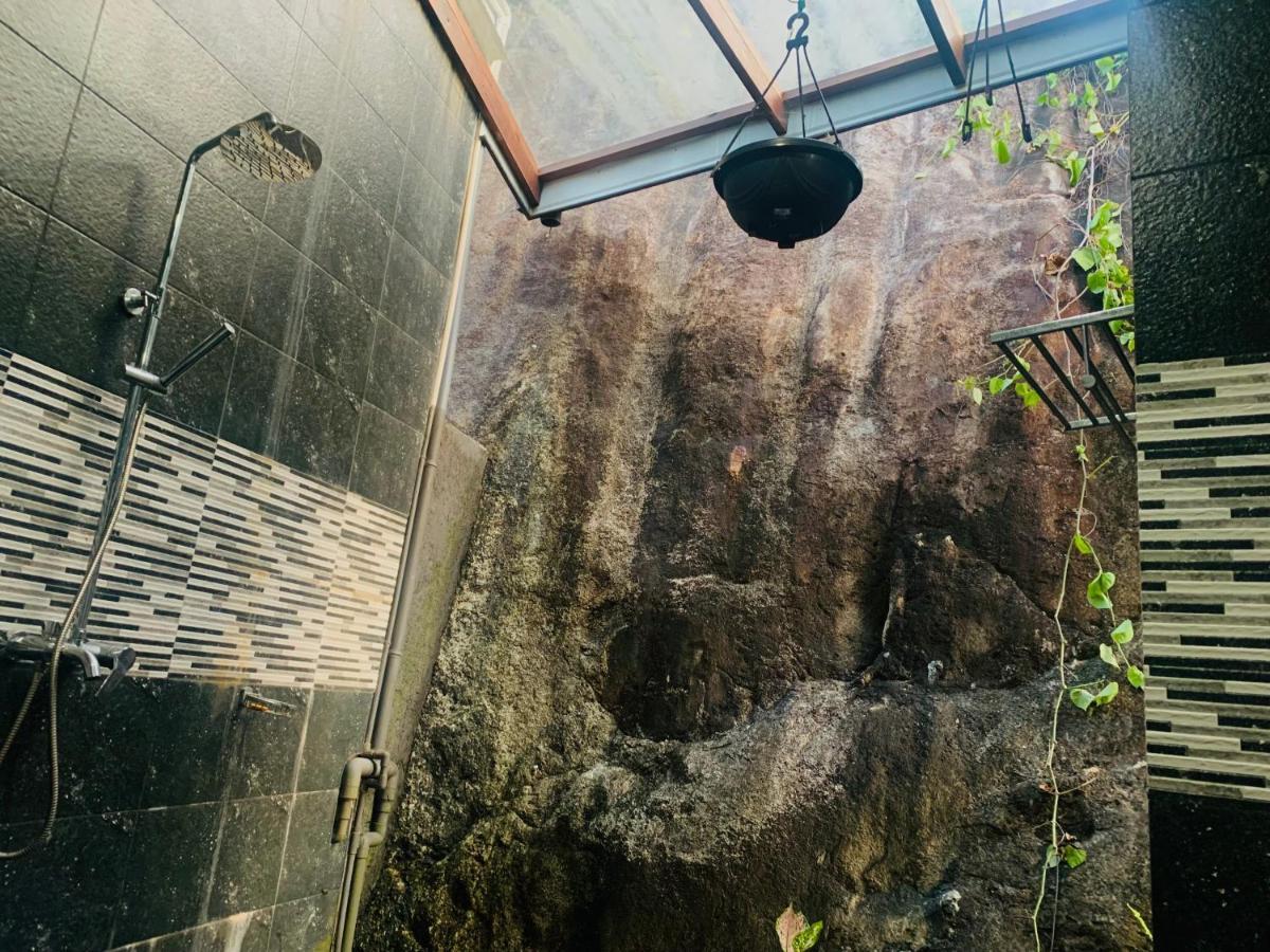 Jungle City Hostel ガル エクステリア 写真